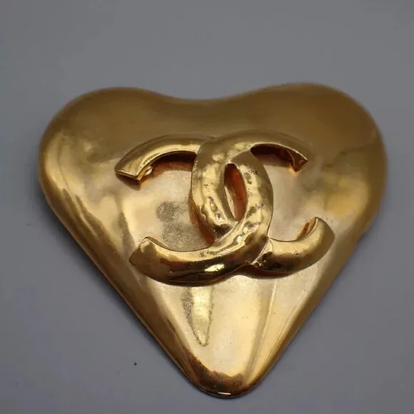 CHANEL Logo Heart Pin Brooch 93P Gold GHW France Vintage Accessory